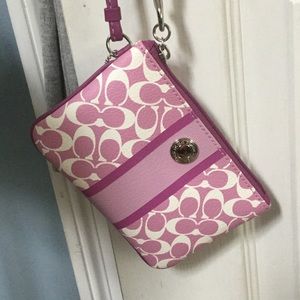 Coach wristlet lightly used.
