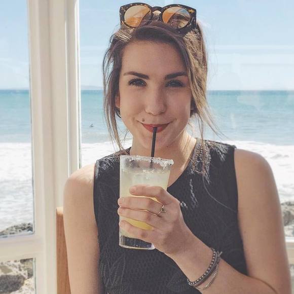 Meet your Posher, Aarika