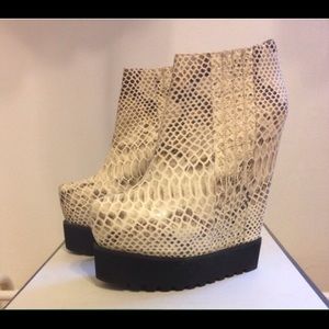 The perfect little booties