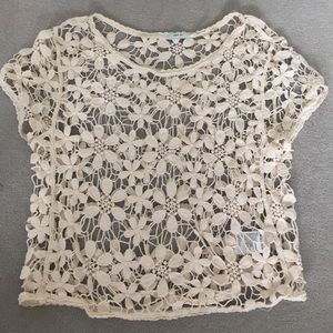 Short sleeved lace cream top