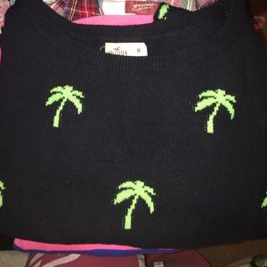 Hollister Palm tree sweater cozy size M