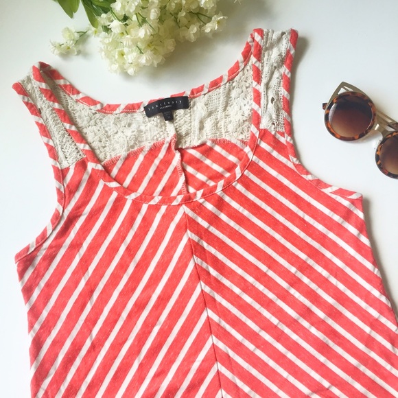 Tops - 👑5/$25✨ Crochet Striped Tanktop