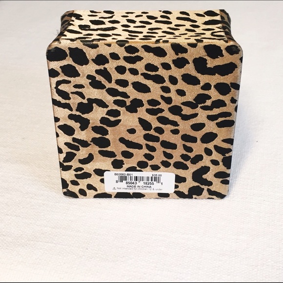 Betsey Johnson Pearl Bracelet - Picture 2 of 2