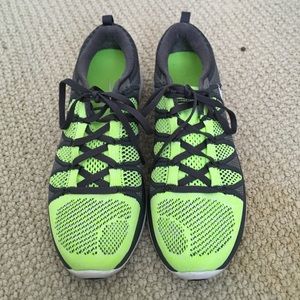 NIKE Flyknit Lunar 2