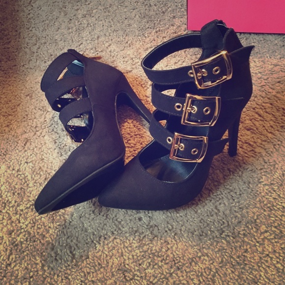 Buckled heels
