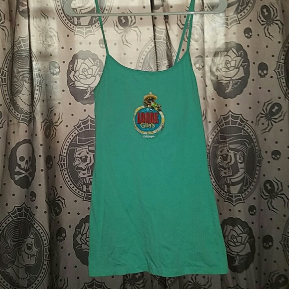ADOBE GILAS CHICAGO TANK