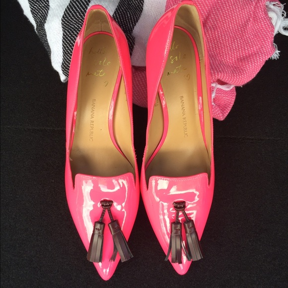 Banana republic pumps... for all my fashionistas
