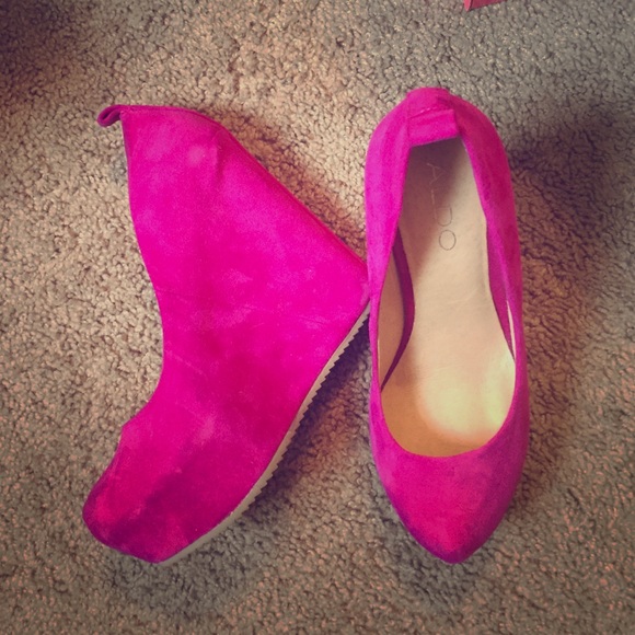 Pink wedges.