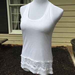 !⚡️sale!  WHITE TANK WITH LACE. NWOT