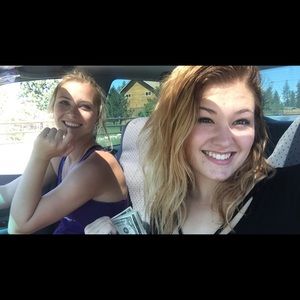 Meet your Posher, Danielle