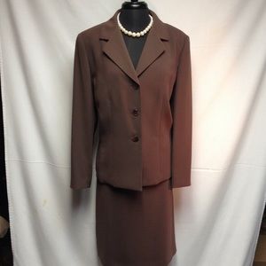 2-piece skirt suit