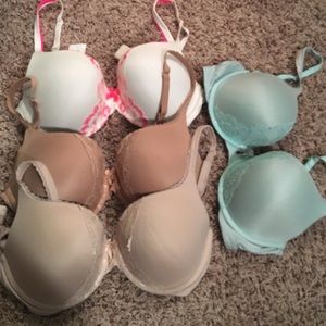 FOUR BODY BY VICTORIA BUNDLE BRAS 36D