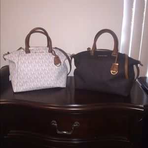 MICHAEL KORS LARGE RILEYS