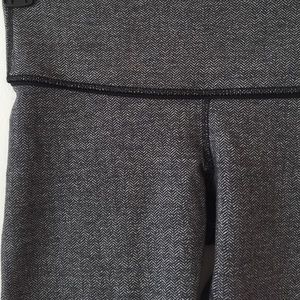 Lulu Lemon herringbone wonder under