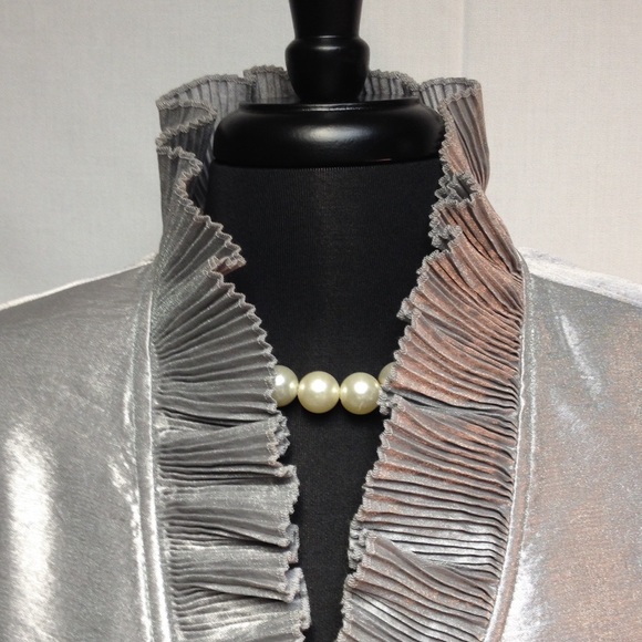 Silver Kasper 2 piece suit. - Picture 2 of 4