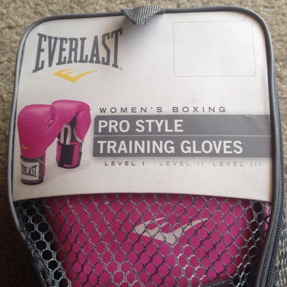 Everlast professional training boxing gloves