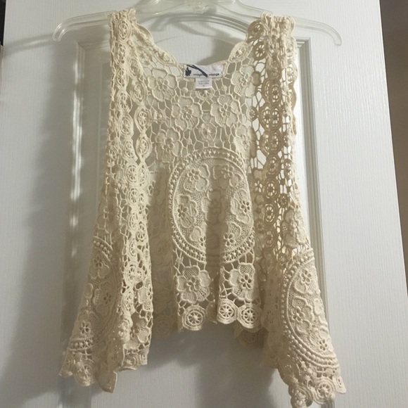 Cream vest! - Picture 1 of 2