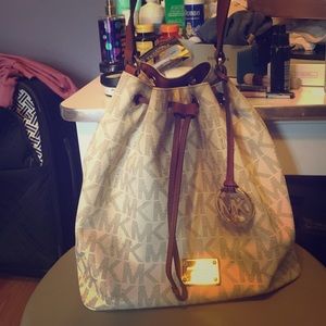 Michael kors purse SOLD