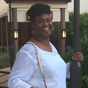 Meet your Posher, Connie