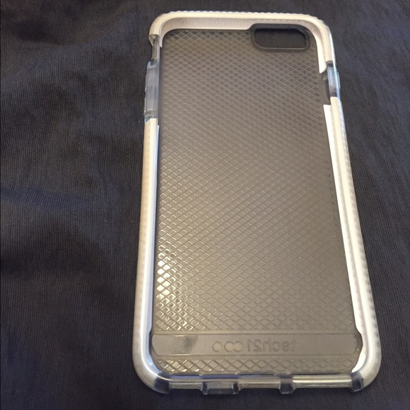 NWOT. Tech21 iPhone Evo Mesh Case