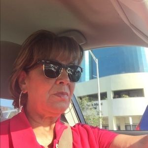 Meet your Posher, Celia