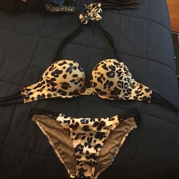 VS Bombshell Swimsuit Top