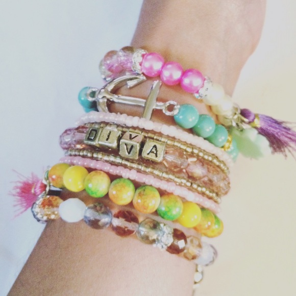 Bracelet - Picture 1 of 2