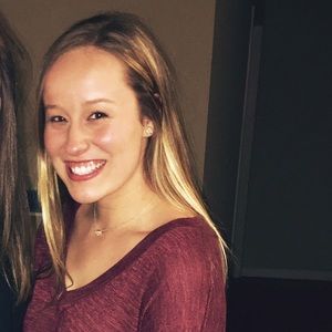 Meet your Posher, Courtney