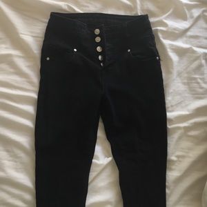 5 button hi-rise black pants. Actually from delias