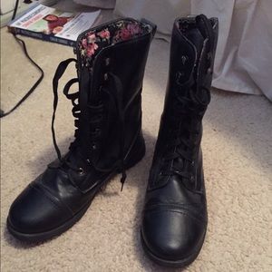 Black Combat Boots. Size 9. Floral inside