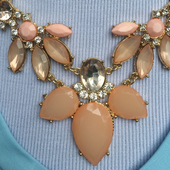 ⚡️SALE!! Peach necklace/ earring set - Picture 2 of 3