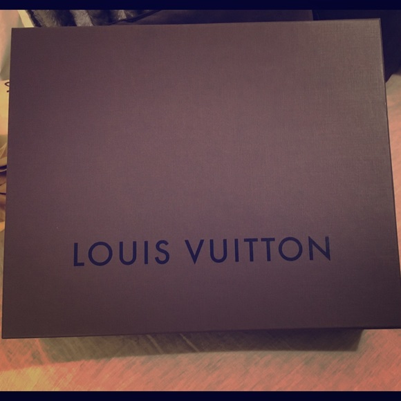 Giant Louis Vuitton box, houses a neverfull.