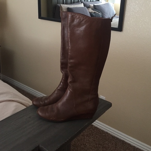 Brown small wedge heel boots - Picture 1 of 3