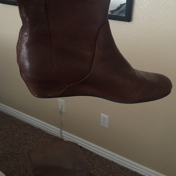 Brown small wedge heel boots - Picture 2 of 3