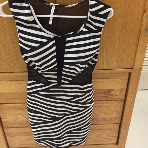 Dresses & Skirts - Dress