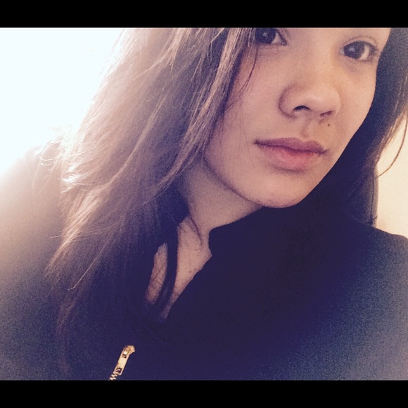 Meet your Posher, Mia - Picture 1 of 1