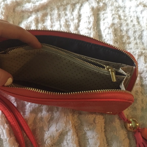 DUEX LUX wallet or wristlet with tassels! NWOT - Picture 3 of 4