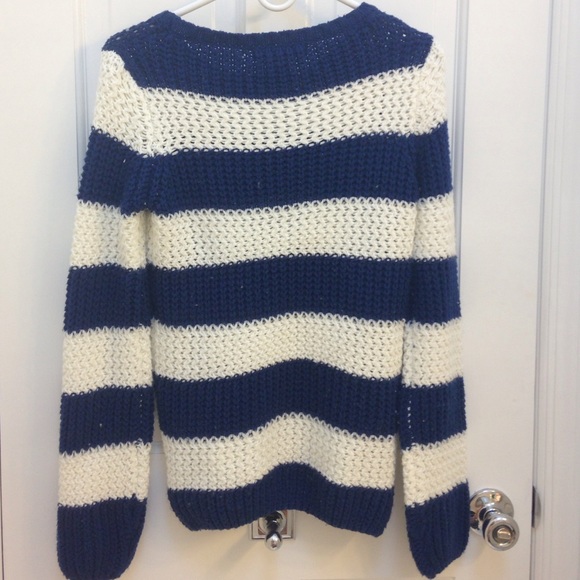 Stripped Woolen Sweater - Picture 2 of 3