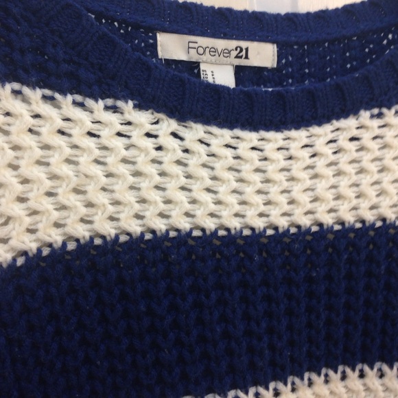 Stripped Woolen Sweater - Picture 3 of 3