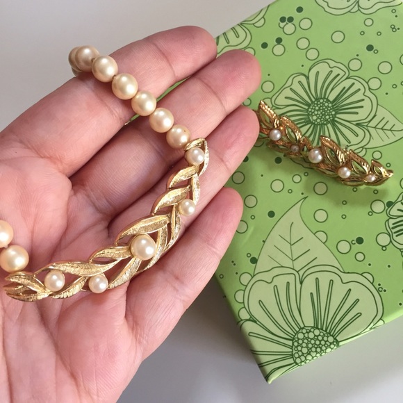 🎉Host Pick🎉 Retro Vintage 1980s Necklace & Earring Set - Picture 4 of 4