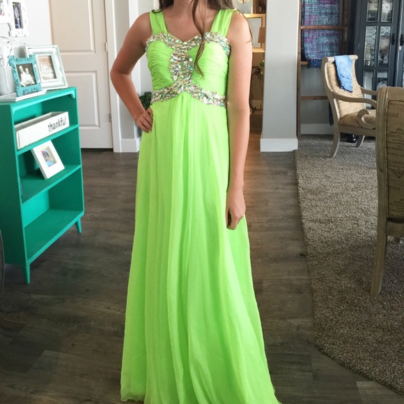 🎉SOLD🎉Stunning formal dress size 2 - Picture 3 of 4