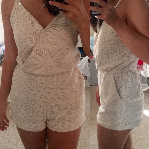 Cream Crochet Romper - Picture 2 of 3