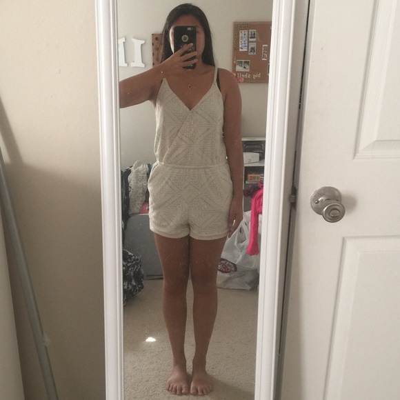 Cream Crochet Romper - Picture 3 of 3