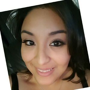 Meet your Posher, Angie