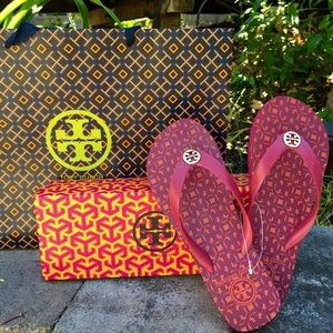 Brand NEW Pink/Fuchsia Tory Burch Flip Flops