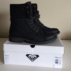 Roxy Flynn Combat Boots in Black (Size 9)