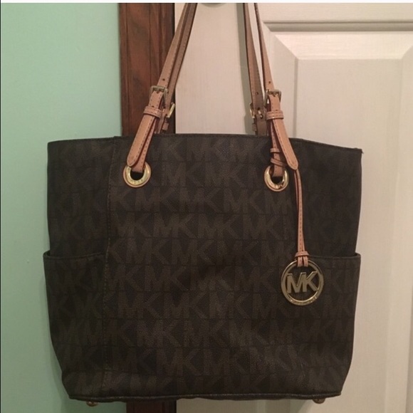 Michael Kors Handbags - Mk purse