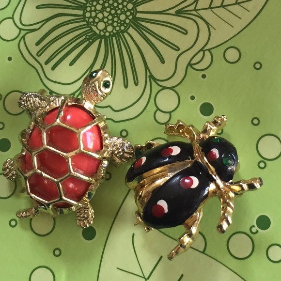 Vintage Jewelry - 🌼Vintage 1980s Turtle and Beetle broach bundle🌼