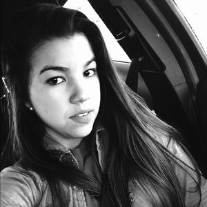 Meet your Posher, Leydiana