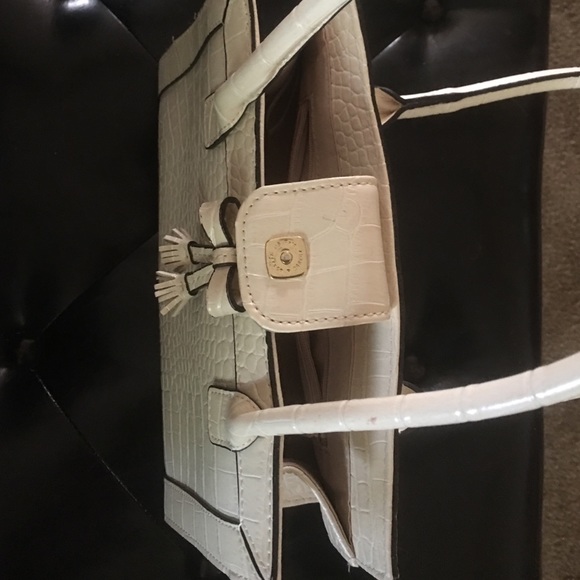 Pretty Purse - image 3